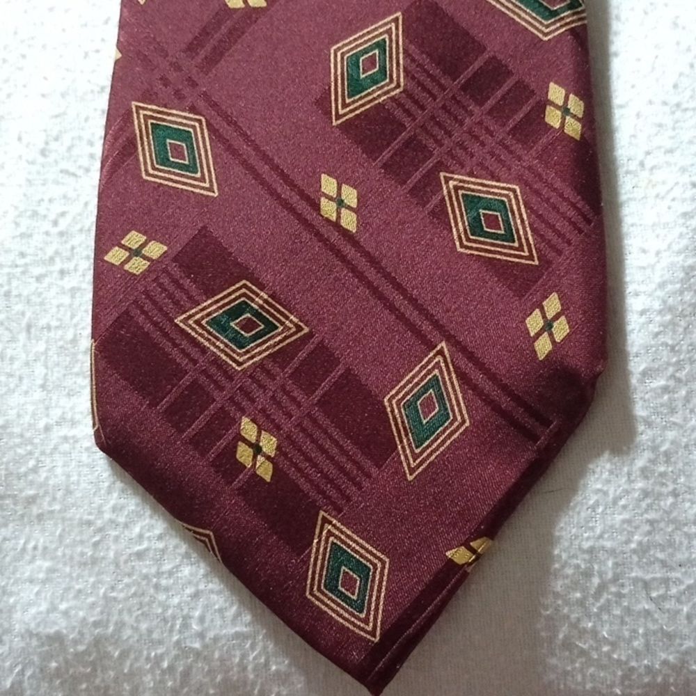 Tom James men's tie